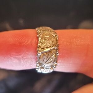 0205. Vintage Landstroms Black Hills Gold ~ Sterling Silver ~ Leaf Pattern Ring